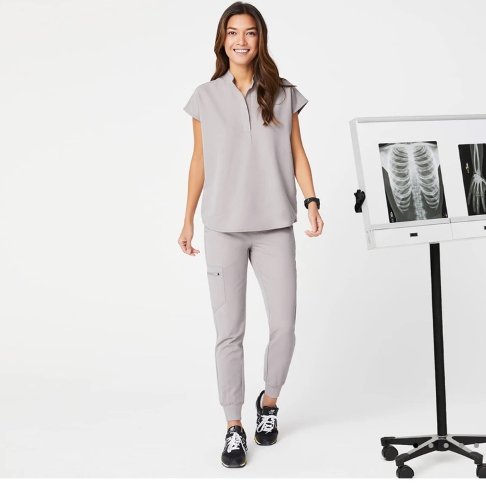 Figs set! Slate color. Brand new, WOT. Worn once.